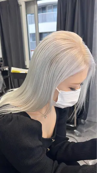セミロング カラー mimiiy梅田 中崎町ハイトーンのヘアスタイル