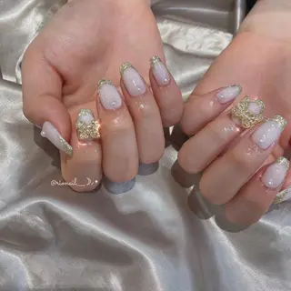 ネイル 𝘙𝘪𝘰𝘯𝘢 ...🕯🤍のネイルデザイン