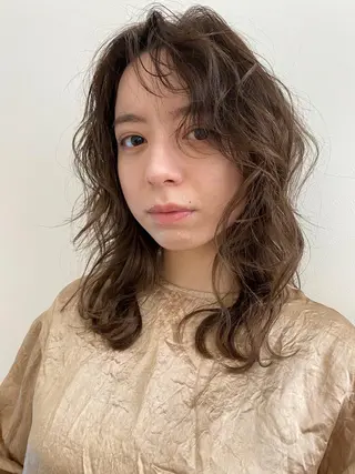 ミディアム カラー ヘアアレンジ mina 🌷のヘアスタイル