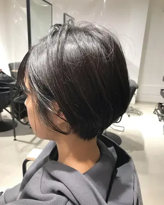 ショート 暖色カラー🍊 ボブ🌿顔周りcutのヘアスタイル