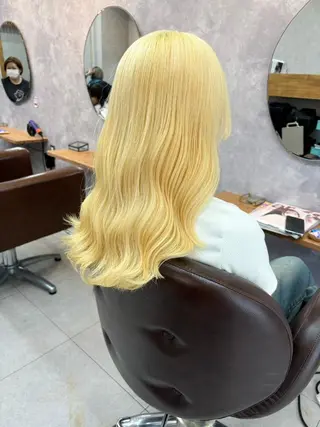 ロング カラー ❣️ハイトーン❣️ BLUE&Co.のヘアスタイル