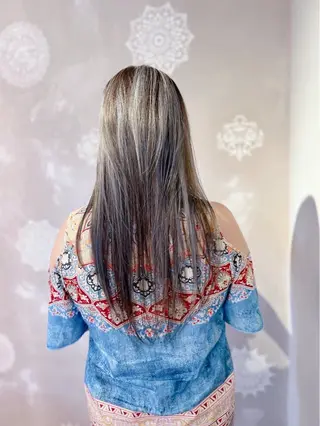セミロング カラー Roijir所属・roijir ロイジーのヘアスタイル