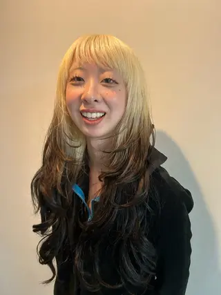 ロング カラー IO(イオ))所属・木藤 優杏のヘアスタイル