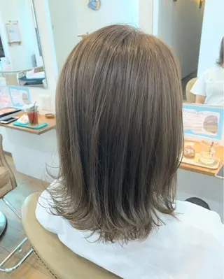 ミディアム カラー 竹廣 春奈のヘアスタイル