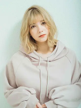 ミディアム カラー siesta by amble luxeのヘアスタイル