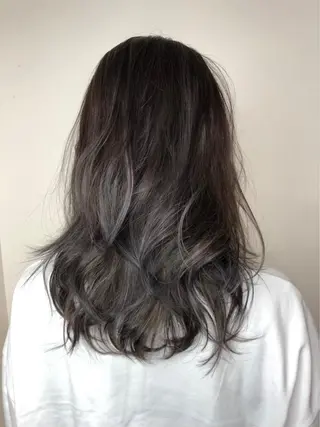 セミロング カラー 小川 美奈のヘアスタイル