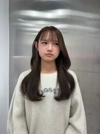 カラー ベージュ/ピンク【く すみカラー】レイヤーのヘアスタイル