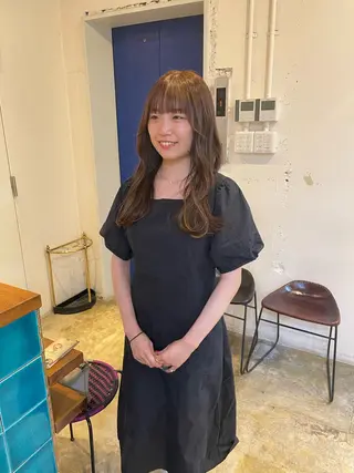 ロング カラー MIOベージュカラー 柔らかいカラーのヘアスタイル