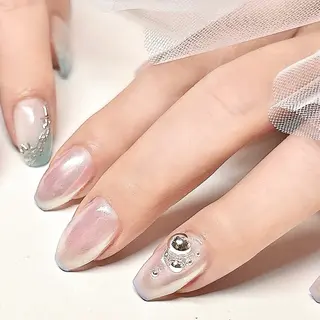 ネイル whitening salon WHITE 名古屋栄店所属・WHITE nail 栄店のネイルデザイン