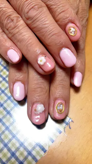 ネイル 石谷 詩織のネイルデザイン