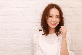 ミディアム パーマ 渡辺 加菜子のヘアスタイル