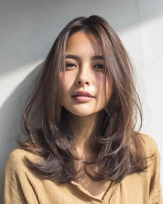 セミロング 上田 桃子のヘアスタイル