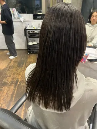 セミロング パーマ 髪質改善ストレート 🫧ちひろ🫧のヘアスタイル