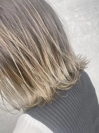 ミディアム カラー _WHITE 天王寺のヘアスタイル