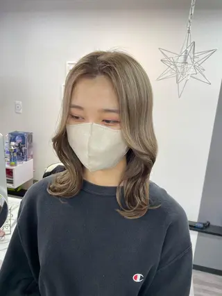 カラー オノ アカネのヘアスタイル