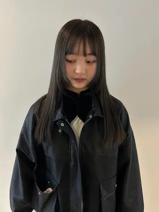 ロング カラー nonoka オリーブ/グレージュのヘアスタイル