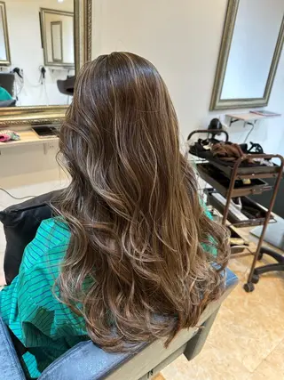 ロング 髪質改善ayame 横山諒のヘアスタイル