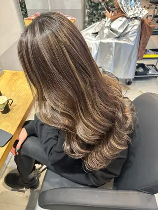 ロング カラー 💖ハイライト/ハイ トーン💖MIKIのヘアスタイル