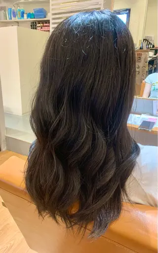 ロング 秋野 遥のヘアスタイル