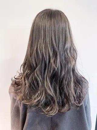 セミロング カラー ヘアアレンジ 🌿‬ ܸAir 透明感🌱西村知佳のヘアスタイル