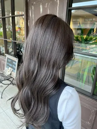 ロング カラー 川越 輝梨奈のヘアスタイル