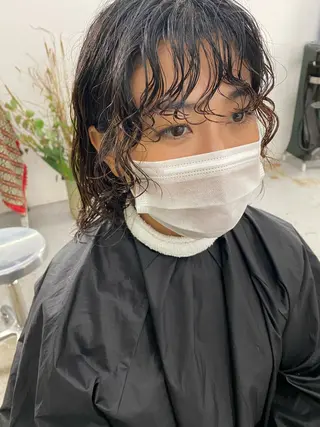 ミディアム パーマ qiie/ワンカラー インナーカラーのヘアスタイル