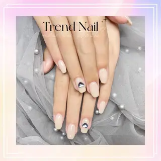 ミディアム トレンド ネイル スタジオのネイルデザイン