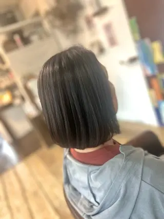 ミディアム カラー Style Tのヘアスタイル