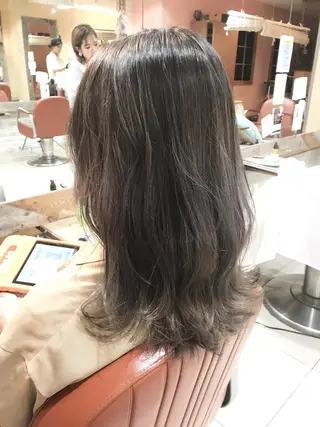 ミディアム カラー パーマ 増子 幹樹のヘアスタイル