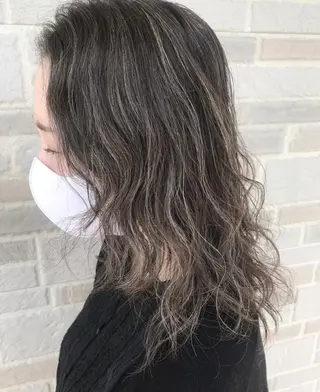 ミディアム カラー little×link 福岡所属・littlelink キタジマのヘアスタイル