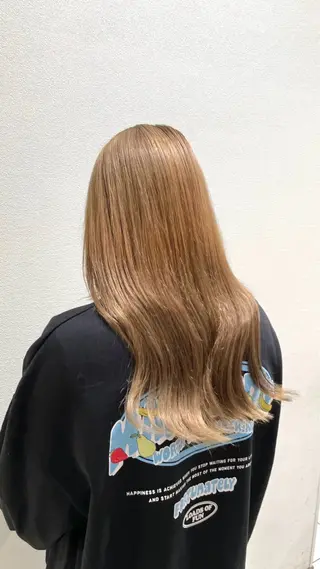 ロング カラー 鵤木 朋香のヘアスタイル