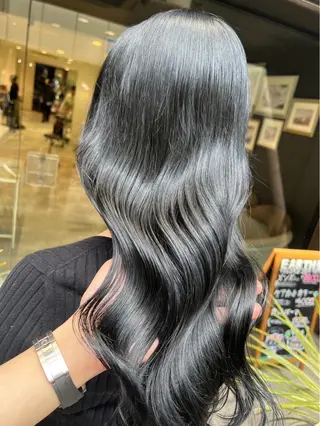 カラー 森 芽吹のヘアスタイル