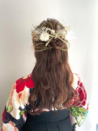 ロング ヘアアレンジ 青沼夏未/オリーブ/ 寒色カラーのヘアスタイル