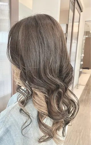 ロング 鈴木 千恵子のヘアスタイル