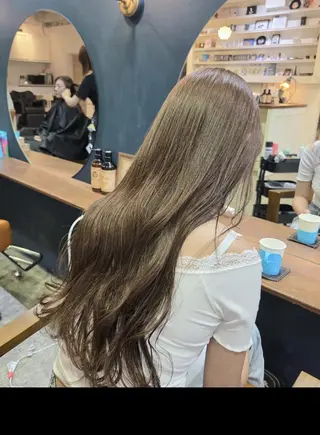 カラー shoto ベージュカラー、ボブのヘアスタイル