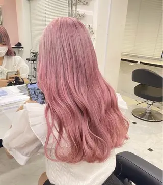 ロング カラー ヘアアレンジ 🩵ダメージレス艶感 ハイトーン🩷のヘアスタイル