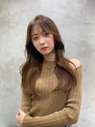 ロング カラー yoroケイ🪐 レイヤーカットのヘアスタイル