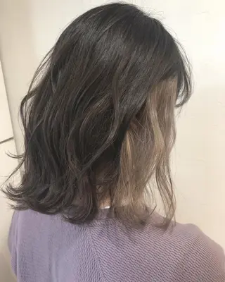 ミディアム カラー しゅうさん🍝 麻田秀太郎のヘアスタイル