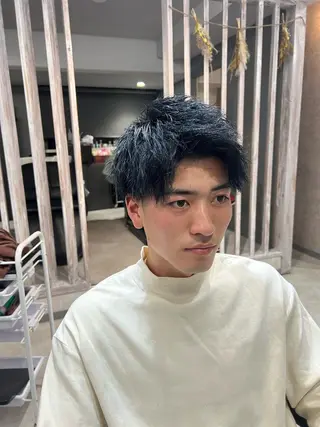 カラー メンズ パーマ特化美容師 佐藤壮流のヘアスタイル