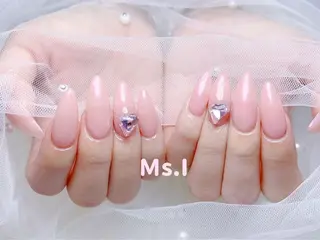 ミディアム Ms.I所属・NA naのネイルデザイン