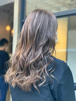 ミディアム カラー ヘアアレンジ 髪質改善×ハイトーン 中田啄也のヘアスタイル