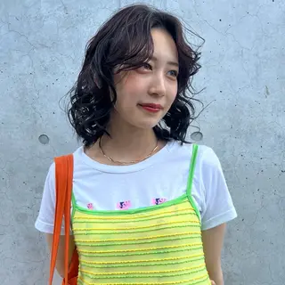 ミディアム カラー anna 韓国レイヤ ー/ ハッシュカットのヘアスタイル