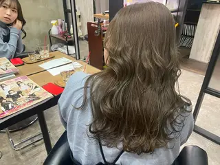 セミロング カラー 柔らかカラー🥛 mayucoのヘアスタイル