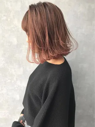 ミディアム カラー TOMOYAレイヤー ブリーチ縮毛矯正のヘアスタイル