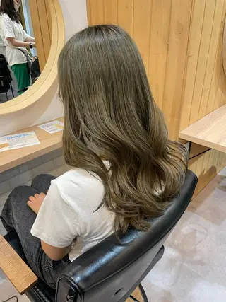 セミロング カラー akane .のヘアスタイル