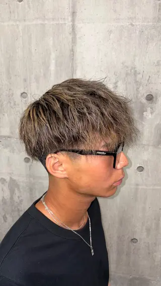 ミディアム カラー パーマ hair make feel lua所属・河野 有吾のヘアスタイル