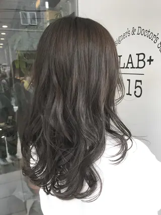 セミロング カラー ひろせ かなのヘアスタイル