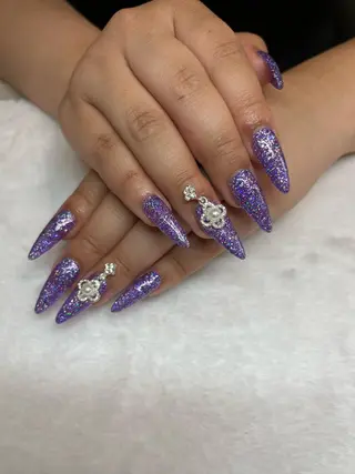 ネイル nail.salon .Reversalのネイルデザイン