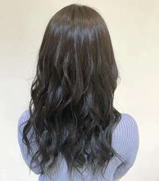 カラー 新谷 玲日のヘアスタイル