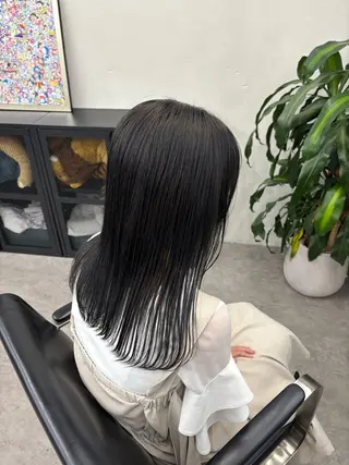 ロング カラー 長谷川 日南のヘアスタイル